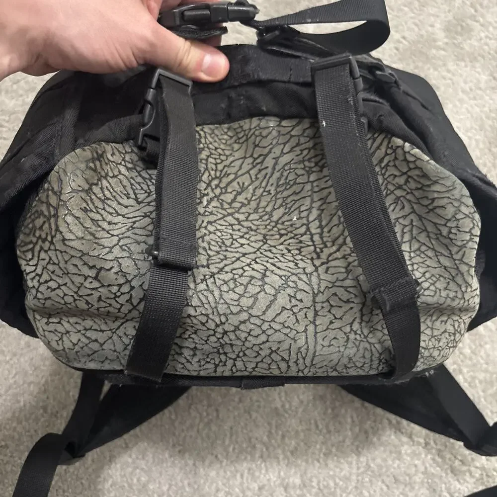 Nike SB Leather RPM Skateboarding Backpack Vintage Cement Elephant Print Black